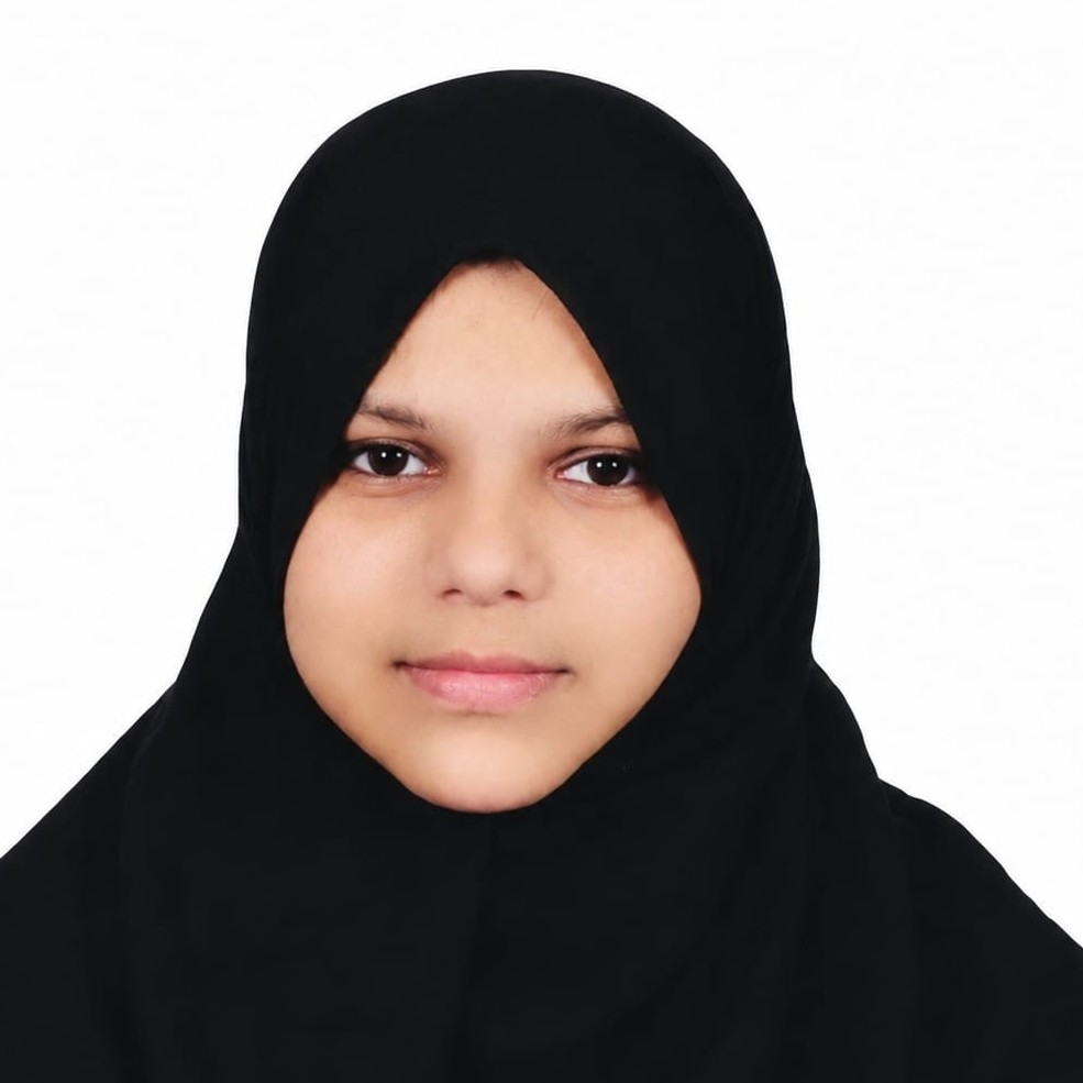 Umama Munshi — Computer Teacher · English, History & Geography (8th–10th)